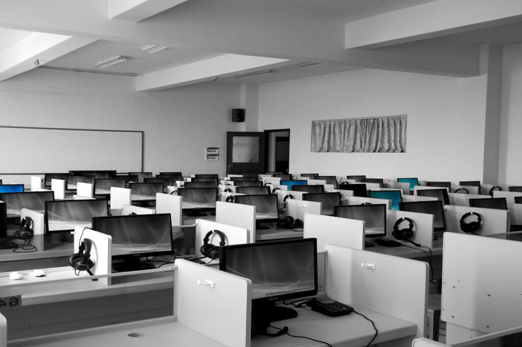 30% of bank jobs are under threat office